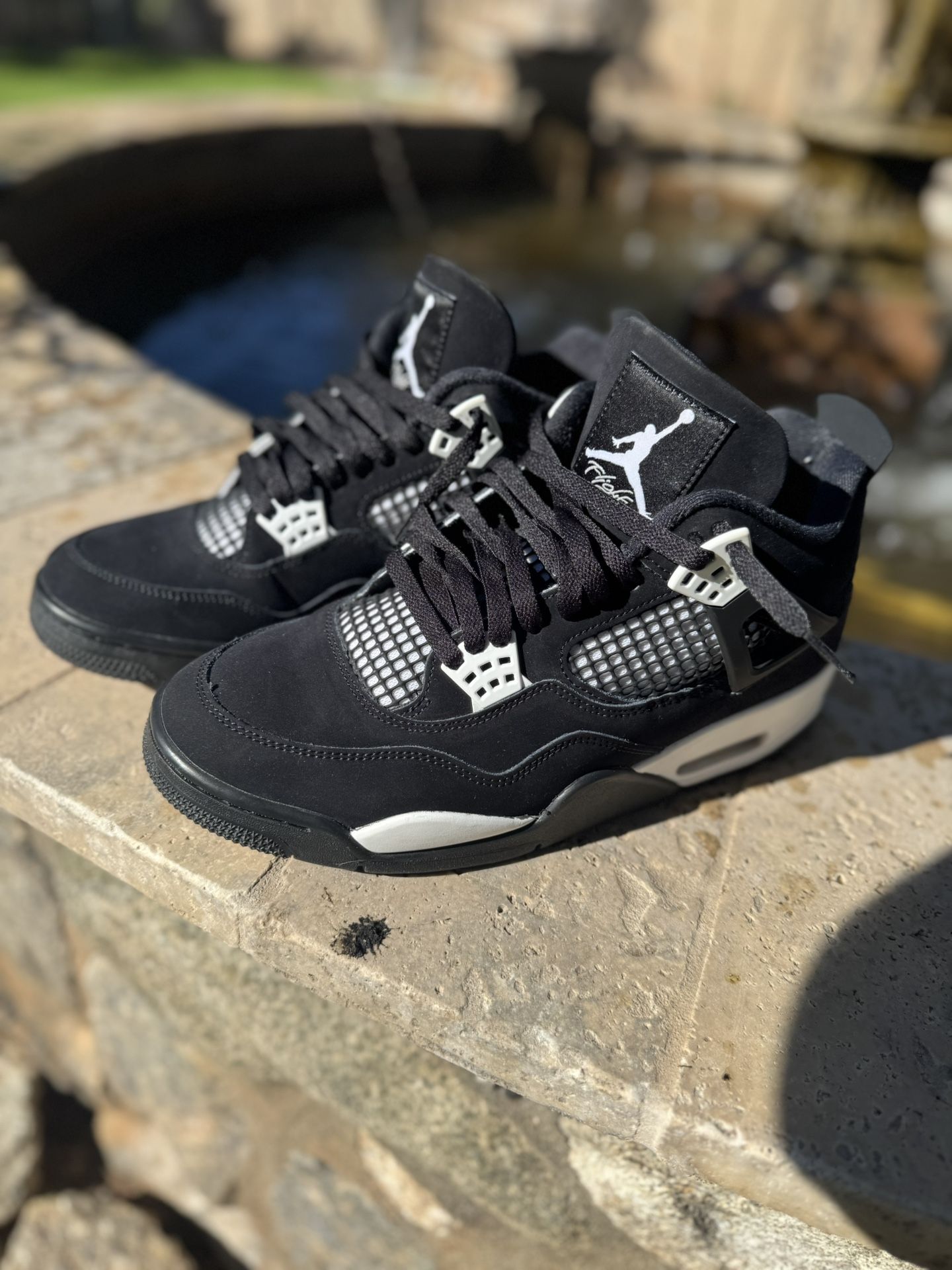 Jordan 4 White Thunder (Make An Offer)