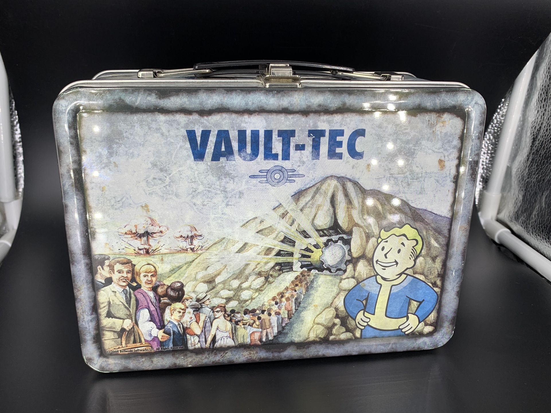 Rare Fallout 3 Collectible Vault Tec Lunchbox