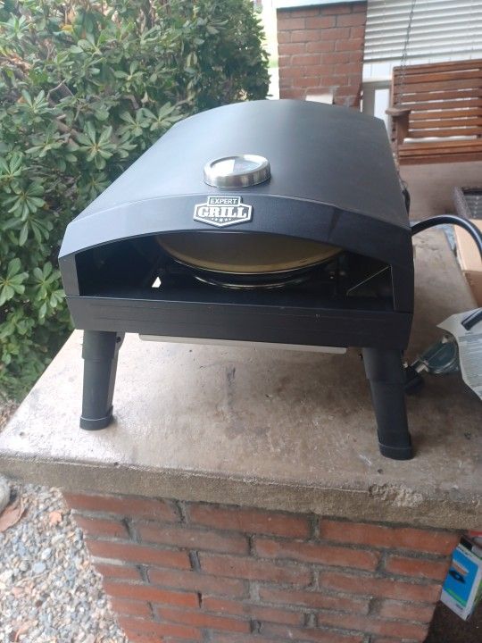 Brand New! EXPERT GRIlLL TABLE PROPANE PIZZA OVEN