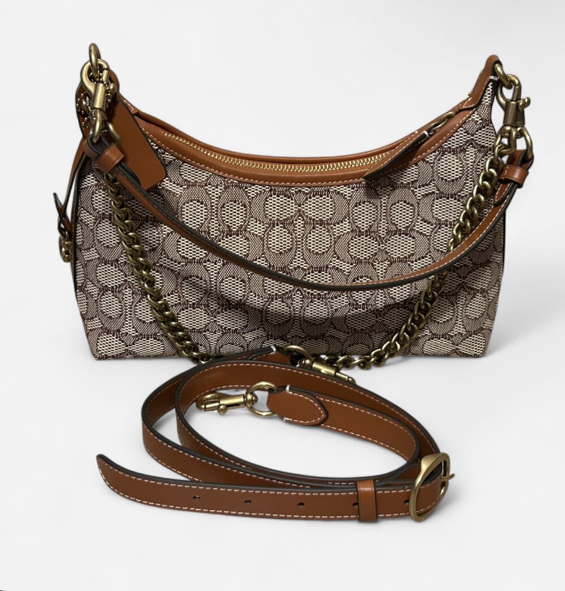 the Coach Juliet Shoulder Bag 25 in Signature Textile Jacquard