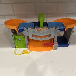 Small Hot Wheels Track