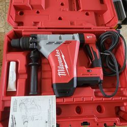 Milwaukee  New 👍Corded Electric 1-3/4 in. SDS-MAX Rotary Hammer.