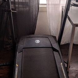 Gold Gym Treadmill 