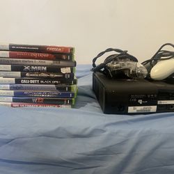 Microsoft Xbox 360 E 250GB Black OEM w/ 2 controllers and games
