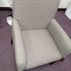 Accent Chairs 