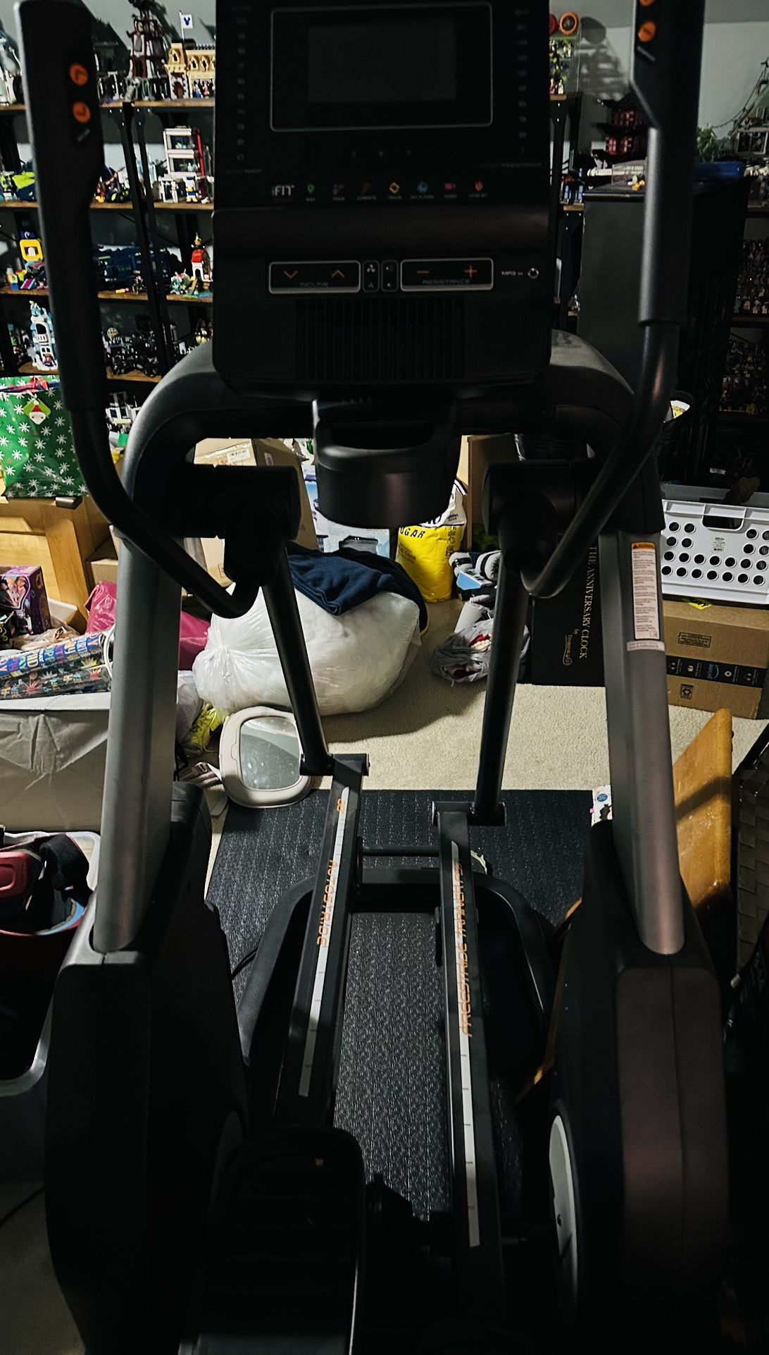NordicTrack Freestride Trainer FS7i - Elliptical- Workout Machine