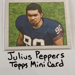 Julius Peppers Chicago Bears Hall of Fame DE Topps Short Print Insert Mini Card. 