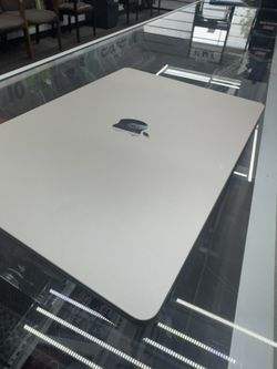 MacBook Air M2 2023