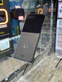 Moto Razr 2024 256GB Cricket