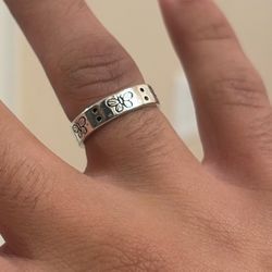 Adjustable stainless steel butterfly ring