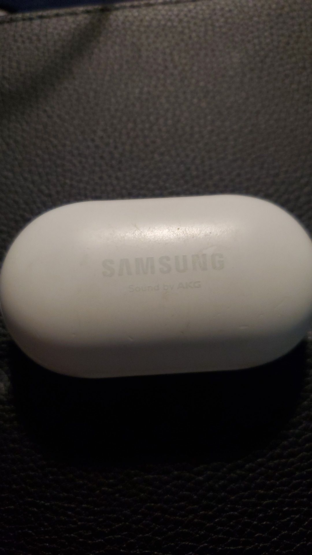 Galaxy buds charger