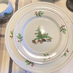 Christmas Theme Dinnerware