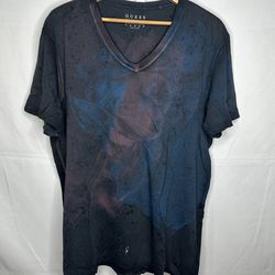 Men’s v-neck shirt