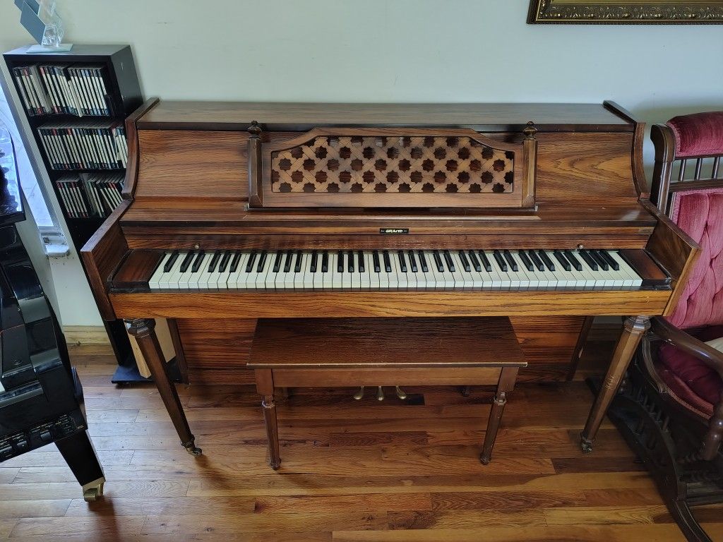 Grand Piano 