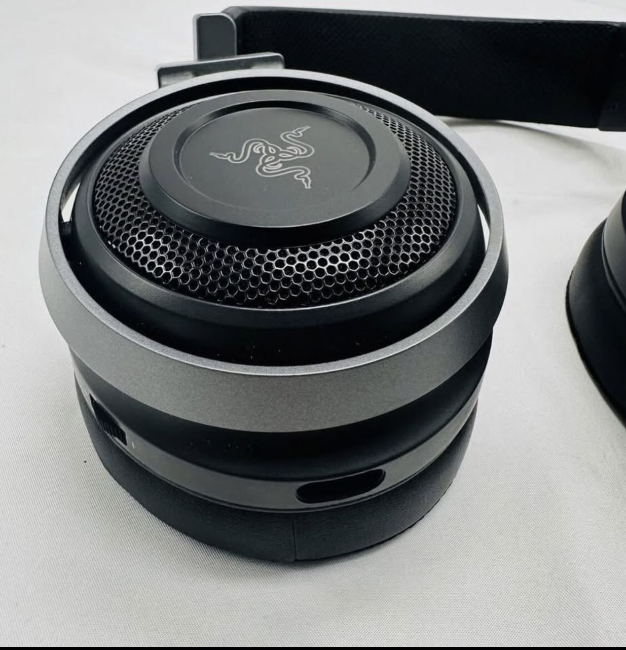 Razer Nari Ultimate THX Spatial Wireless Gaming Headset PC PS4