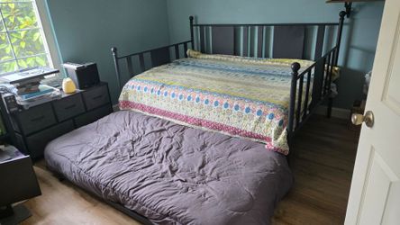 Full Day Bed with Trendle