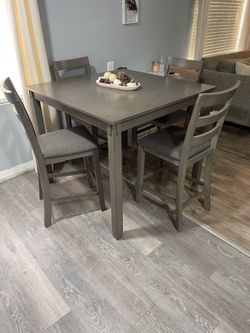 Beautiful Gray Table + 4 Chairs — Like New!