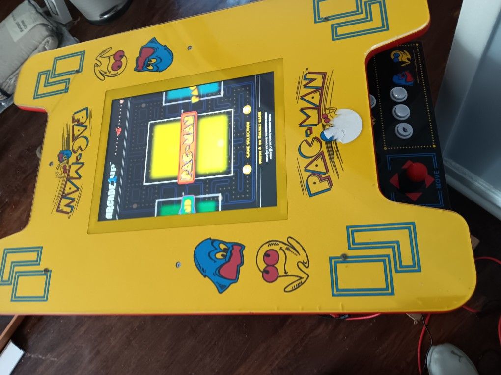 Pac-man Arcade Game