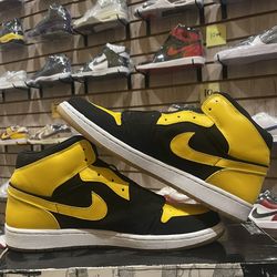 Jordan 1 Yellow new Love pack