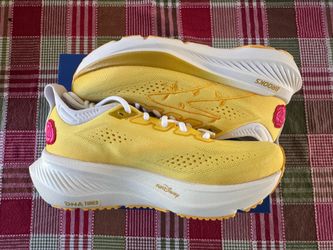 Disney Brooks Glycerin 23 Belle Women’s (Wide)