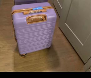 Purple Hard Shell Spinner Luggage Suitcase size 24