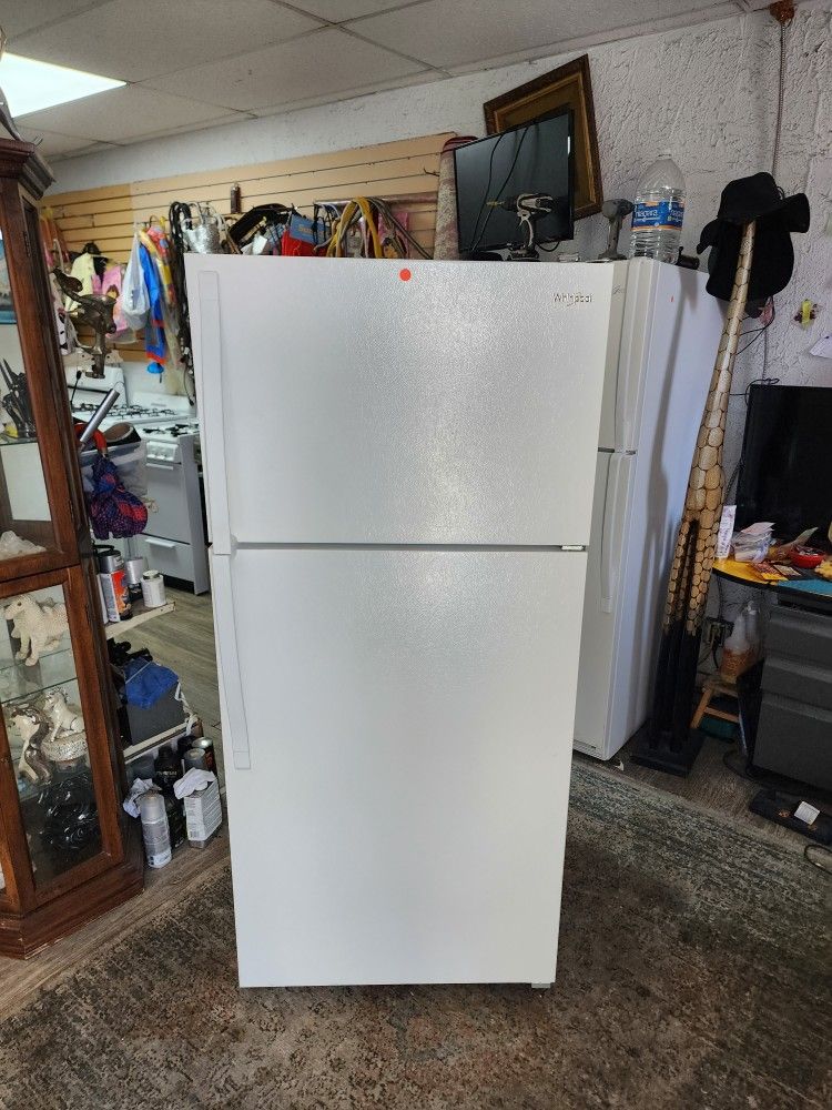 whirlpool Refrigerator 63x28x28 