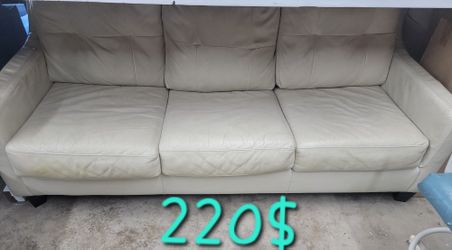75$$..220$ Couches