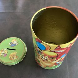 Santa Edwiges Animal Crackers Collector Tin