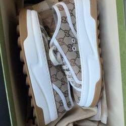 Gucci Shoes 