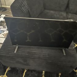 32” Toshiba TV – Perfect for Bedroom or Office