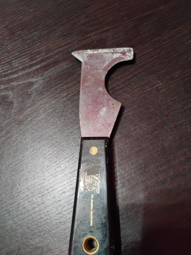 Multi-purpose Scraper Painters Tool