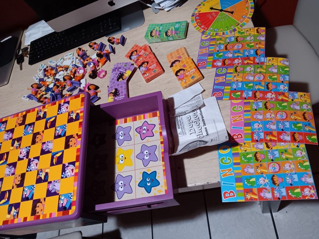 GAME , Dora The Explorer Checkers , All Pieces, All Accesories. $10