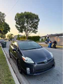 2011 TOYOTA PRIUS