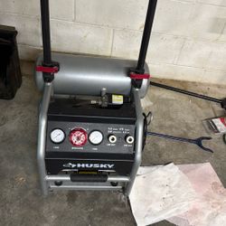 Husky quiet air compressor 4.5 gallons