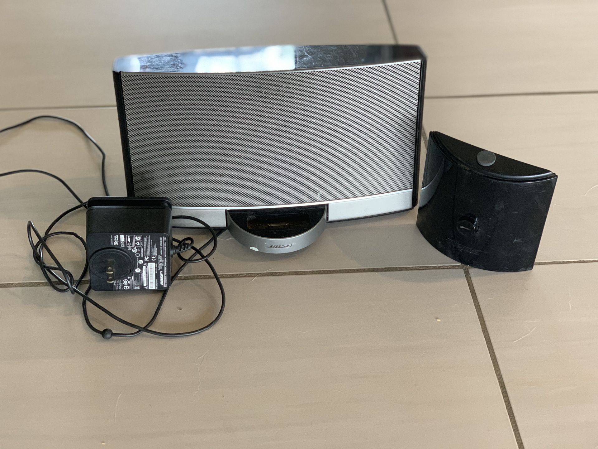 Bose sound deck with extra battery pack