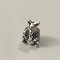 Pandora kangaroo Charm 
