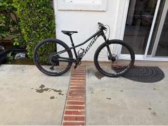 Specialized rockhopper 27.5in wheels xs frame