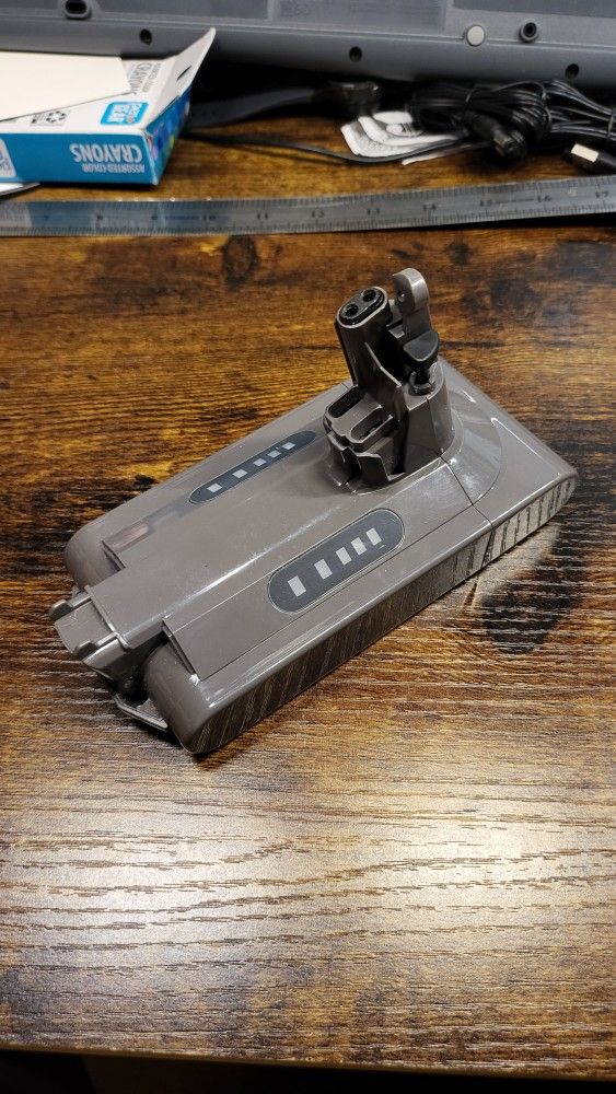 D10 6000 25.2V 98Wh Battery Compatible With Dyson V10 Series Cordless Vacuum
Note: new opened box, has no original box but never use