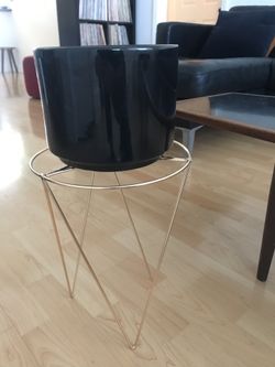Pot and plant stand
