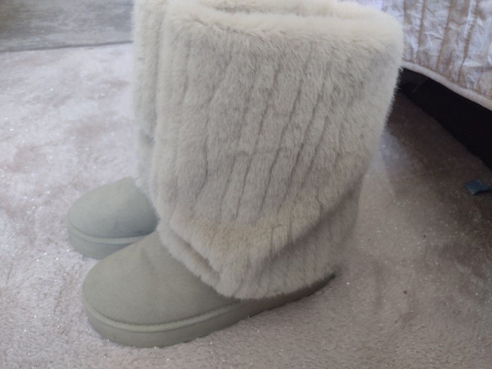 Fluffy Boots Beige 