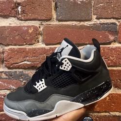Jordan 4 fear size 9.5