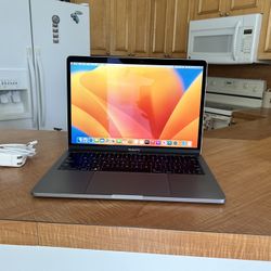 MacBook Pro (13-inch 16 gb ram , Two Thunderbolt 3 ports)
