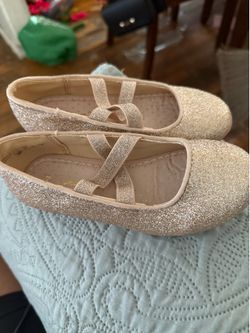 Gold girl flats size 10