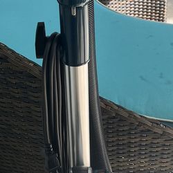 Shark ZU503AMZ Navigator Lift-Away Upright Vacuum with Self-Cleaning Brushroll, HEPA Filter, Swivel Steering.