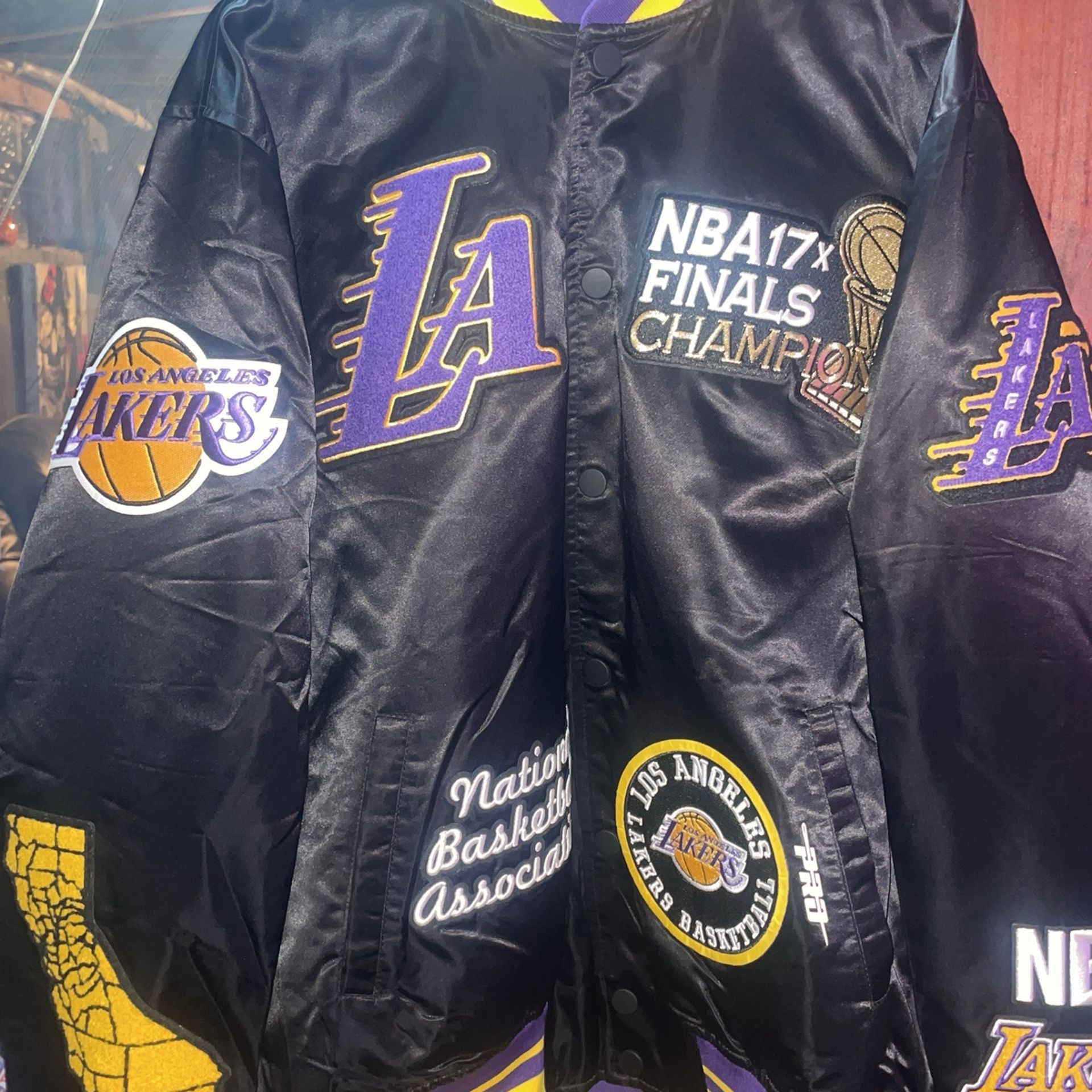 17x Champions Lakers Jacket 