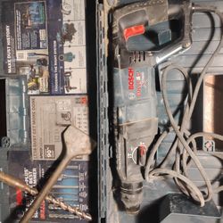 Bosch Bulldog Xtreme Sds And 2 Bits Used 1 New