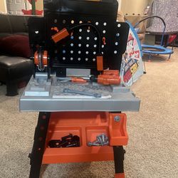 Black and Decker Kids Workshop and Workbench for Sale in Crystal Lake, IL -  OfferUp