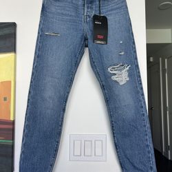 Brand New Women’s Levi’s Premium Wedgie Jeans 