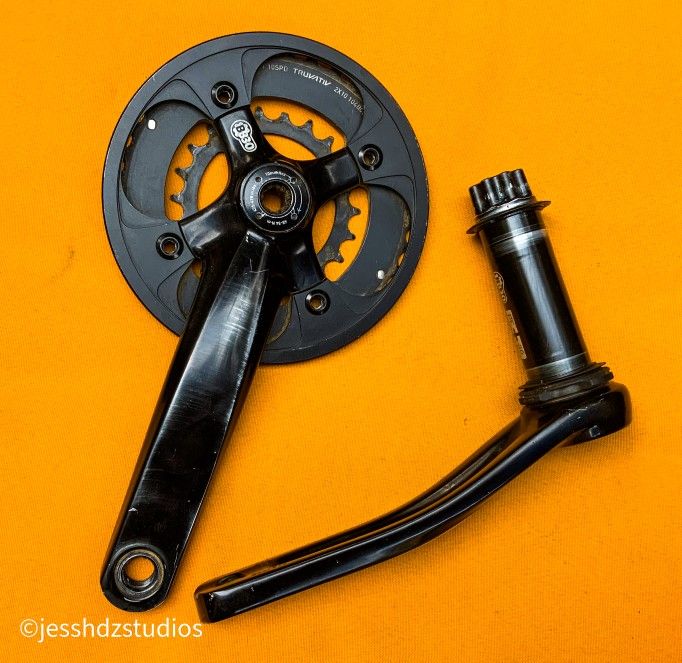 SRAM CRANK SET 170MM WITH 22- 36 CHAIN RINGS AND PF30 BOTTOM BRACKET