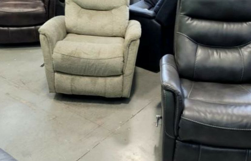 Clearing out Lift-chairs and recliners! Today!